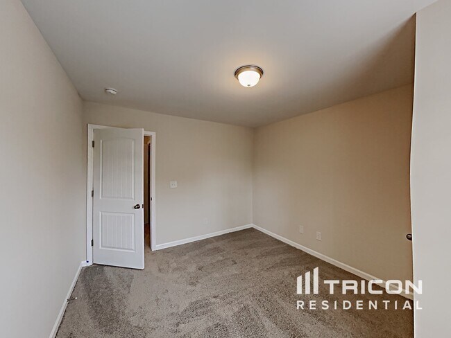 Building Photo - 937 Dawsons Park Wy