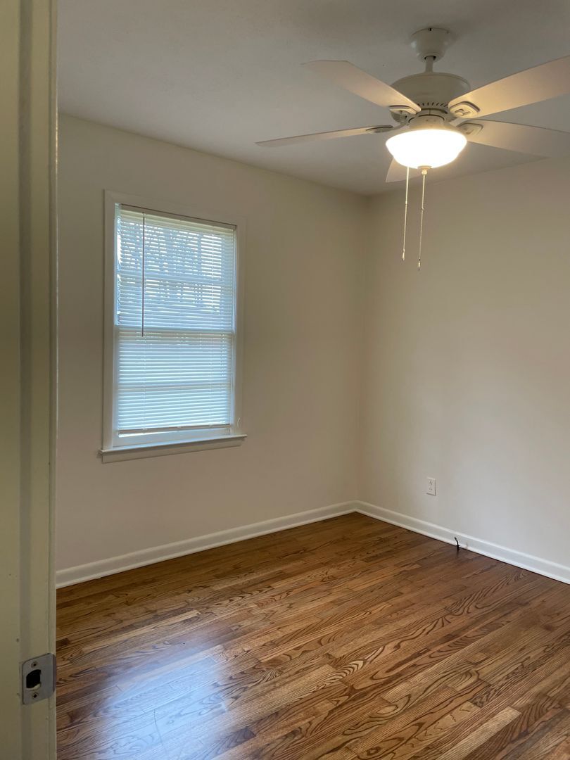 Building Photo - Cute and Newly Renovated Brick One Level H...