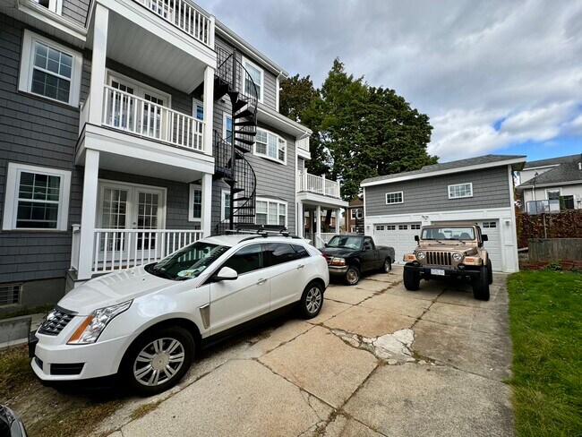 Building Photo - 62 Manet Rd