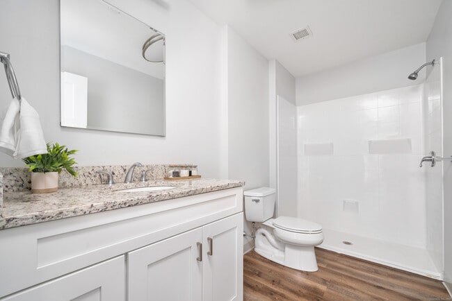 Building Photo - 170 Ridge Rd