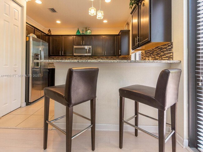 Building Photo - 12320 S Village Cir