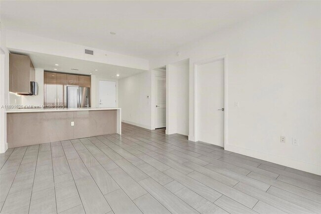 Building Photo - 2000 Metropica Wy