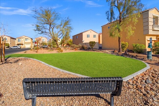 Building Photo - Elegant 3 Bedroom Home with Gourmet Kitchen, Office, & Landscaped Backyard