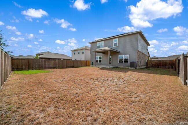 Building Photo - 5-BEDROOM HOME IN LUCKEY RANCH