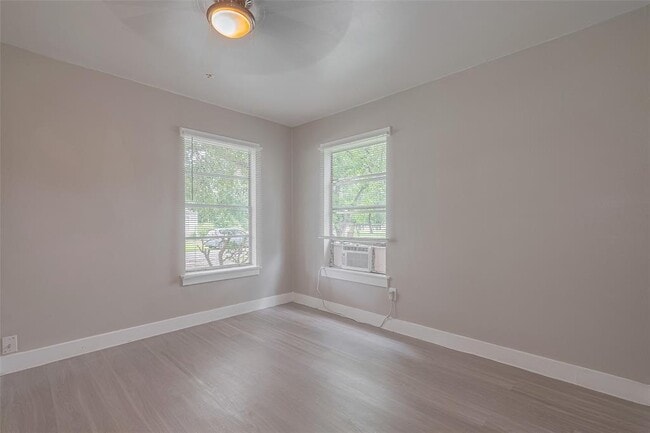 Building Photo - 8 Jennische St