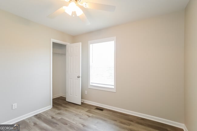 Building Photo - 83 Greatwood Dr