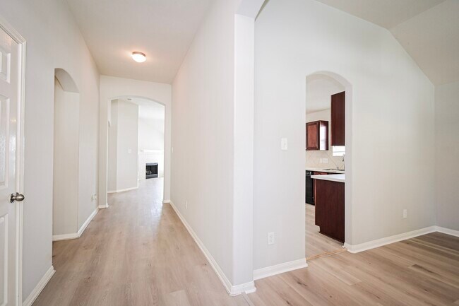 Building Photo - 3111 Myrtle Ranch Dr