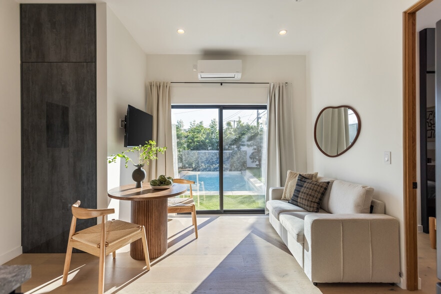 Adu living room - 1161 Stearns Dr