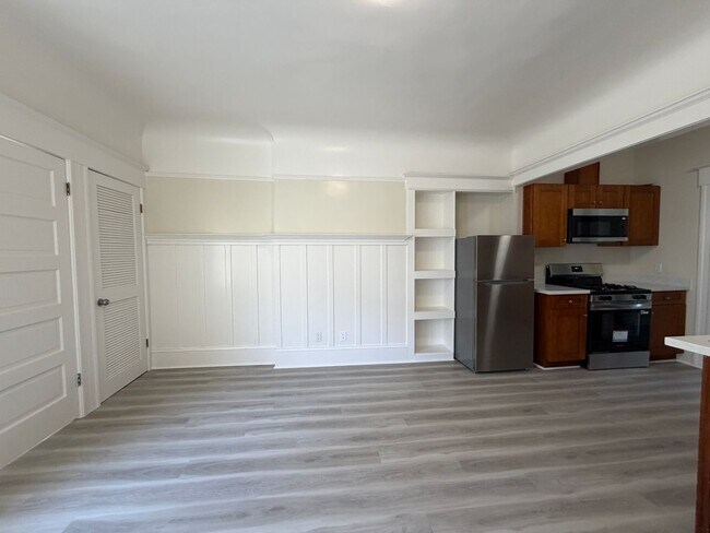 Building Photo - 569-571-571 Minna St