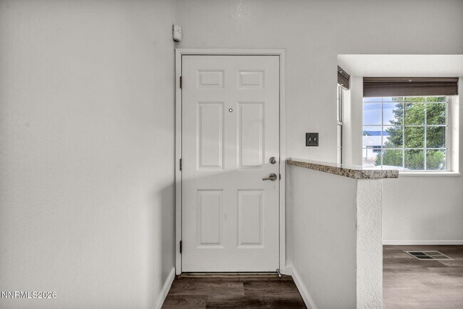 Building Photo - 17575 Parrot Dr