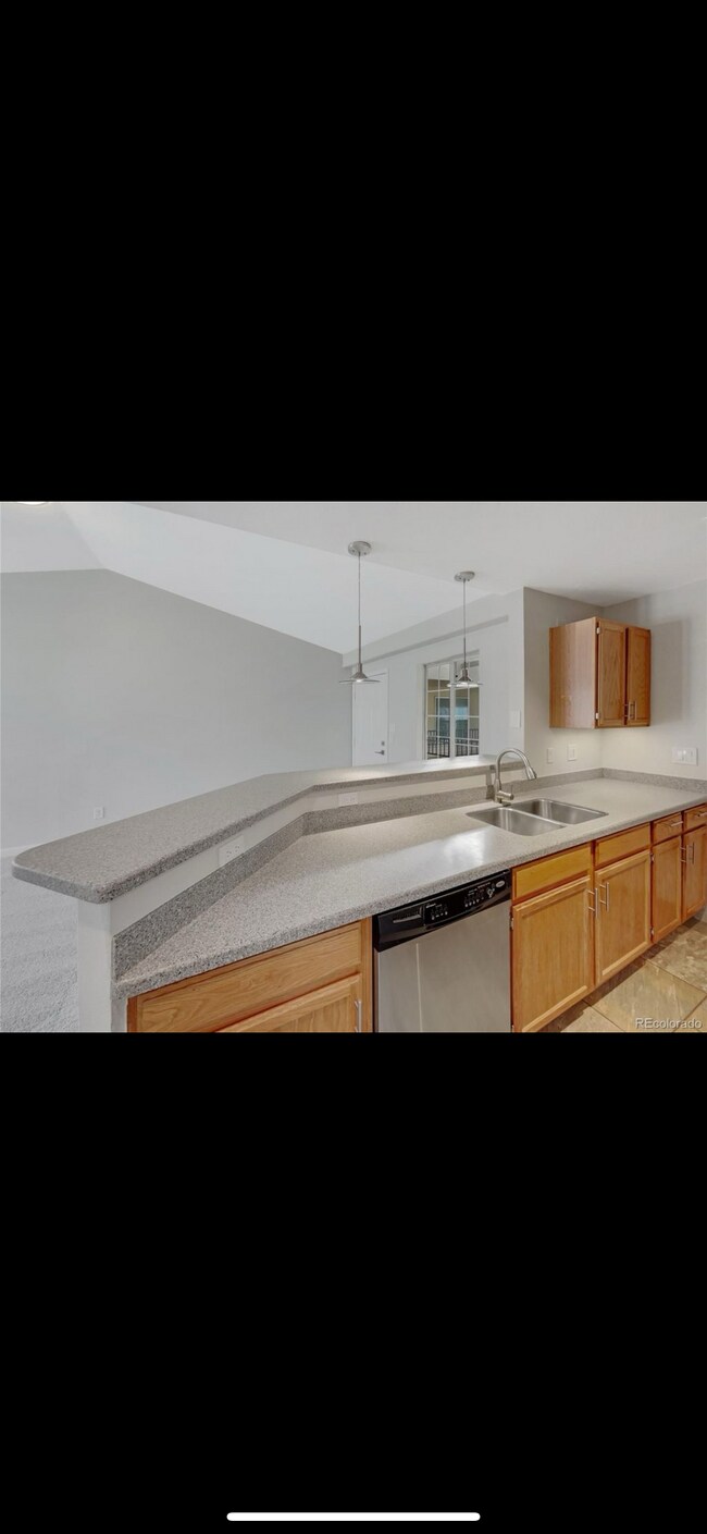 Building Photo - 8651 E Dry Creek Rd