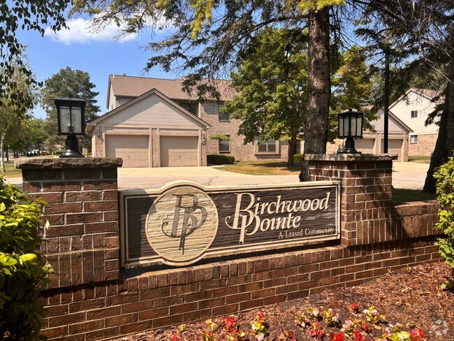 Building Photo - Birchwood Pointe