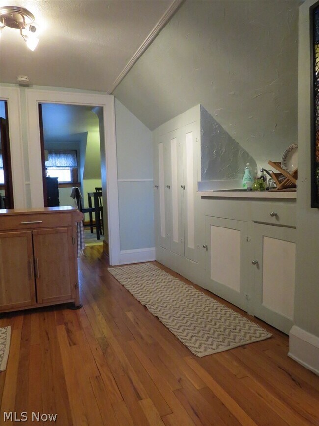 Building Photo - 13834 Clifton Blvd