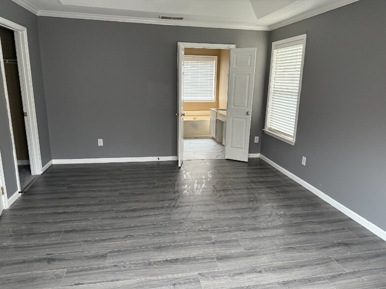 Building Photo - 13918 Laurel Trace Dr