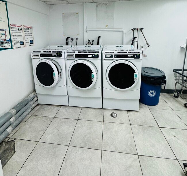 Building Photo - 603 55th St