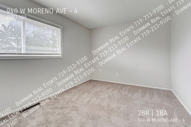 Building Photo - 940 W Moreno Ave