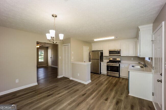 Building Photo - 252 Windemere Way