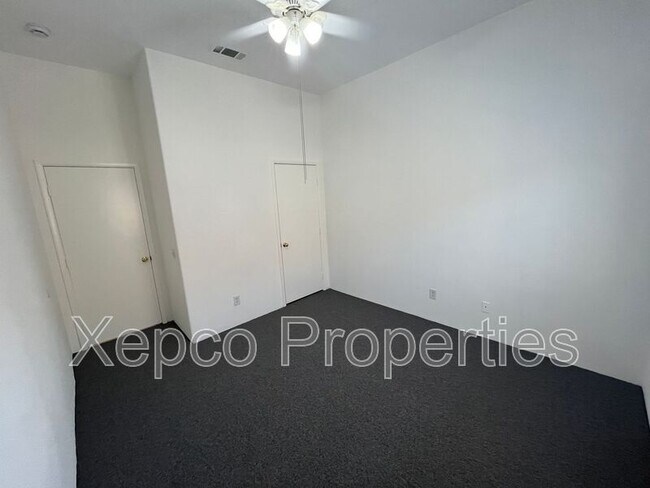 Building Photo - 53750 Avenida Alvarado