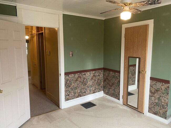 Building Photo - Beautiful 2 Bedroom Semi-Detached Home in Lancaster!