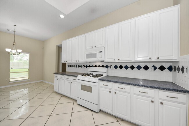 Building Photo - 10214 White Oak Trail Ln