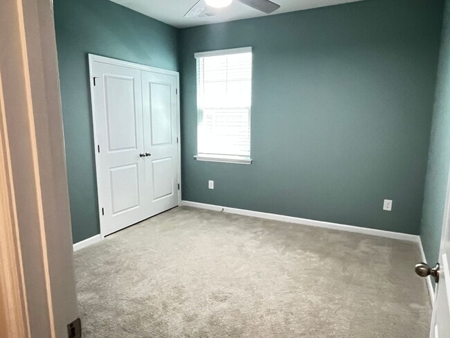 Building Photo - 1016 Chester Gln Ct