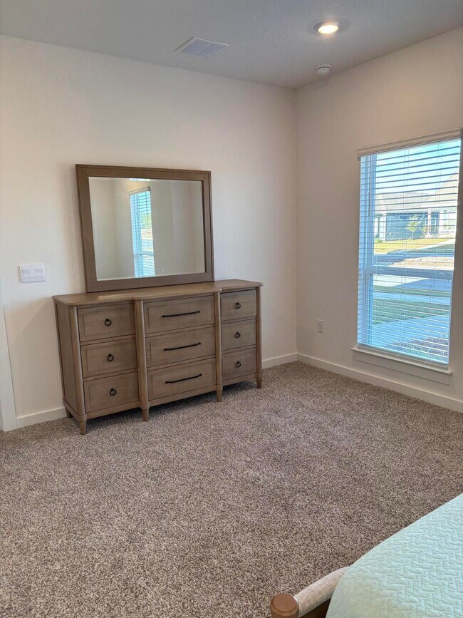 Building Photo - 494 Arrowwood Blvd