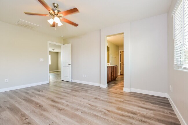 Building Photo - 10280 Gibson Isle Dr