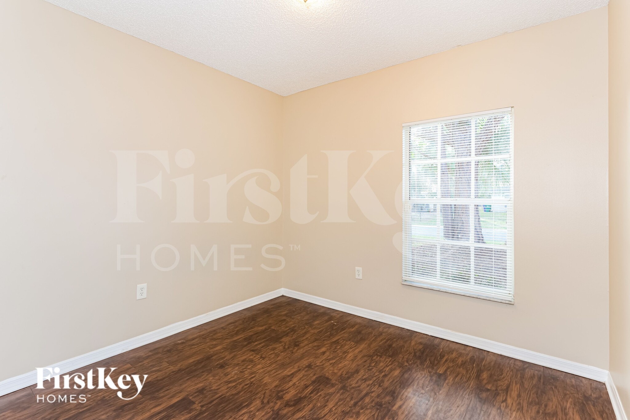 Building Photo - 122 Dahl Ave