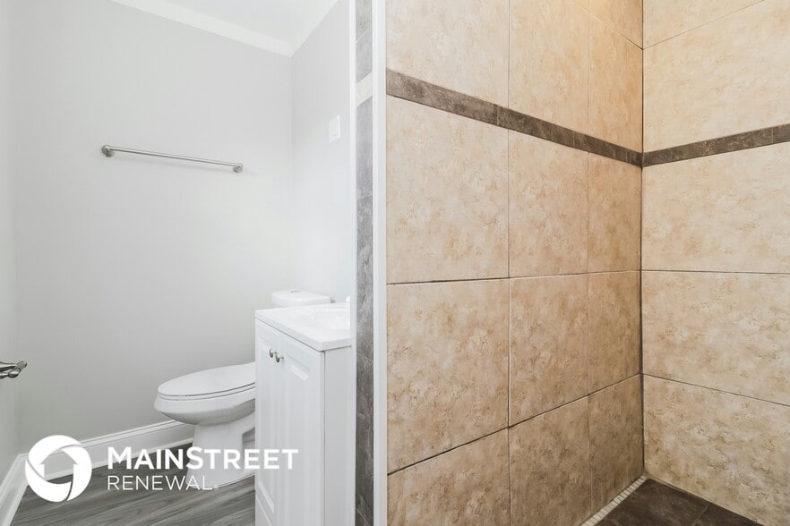 Building Photo - 613 Morocco Ave