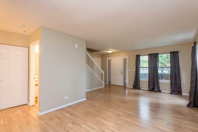 Building Photo - 1169 Orleans Dr
