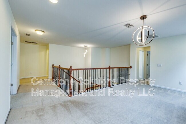 Building Photo - 203 S Dunnwood Ln