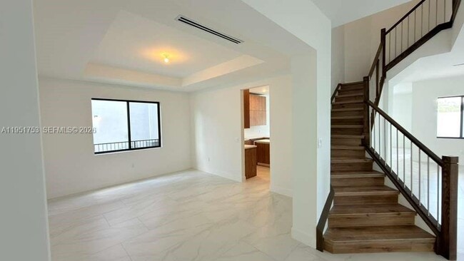 Building Photo - 19700 NE 14th Ave