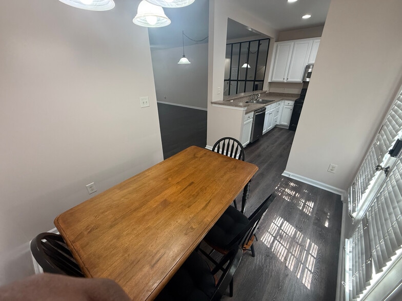 Building Photo - Room in Townhome on McGoogan Ln