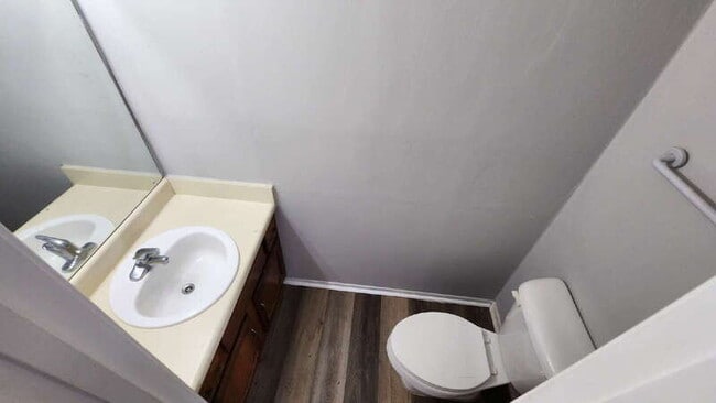 Building Photo - 5703 Wells Cir