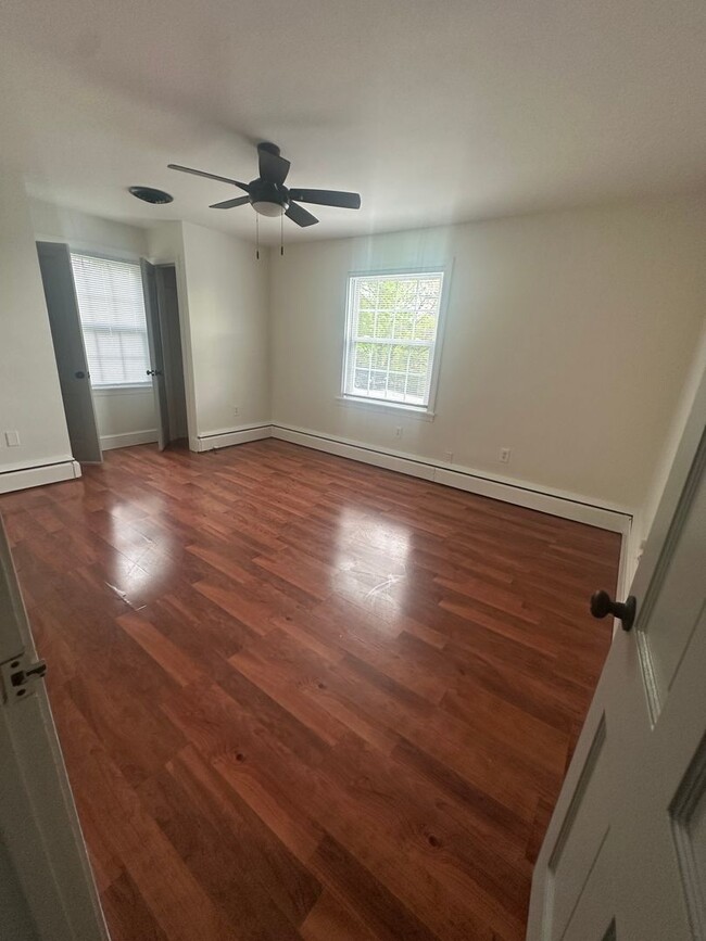 Building Photo - Available Now- 3 Bedroom Home in York!