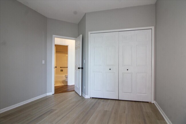 Building Photo - 1216 Tennyson Ln