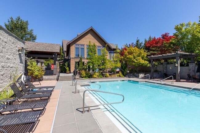 Building Photo - Must See! Luxury Townhome in West Sylvan Hills - Clubhouse/Pool/Garage!