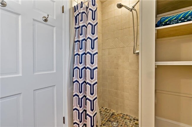 Building Photo - 6 Gladding Ct