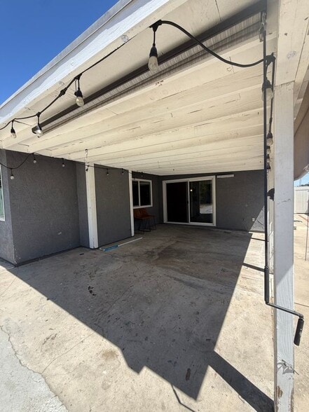 Building Photo - 1251 N Baker Ave