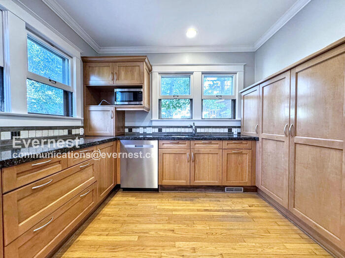Building Photo - 983 S Gilpin St
