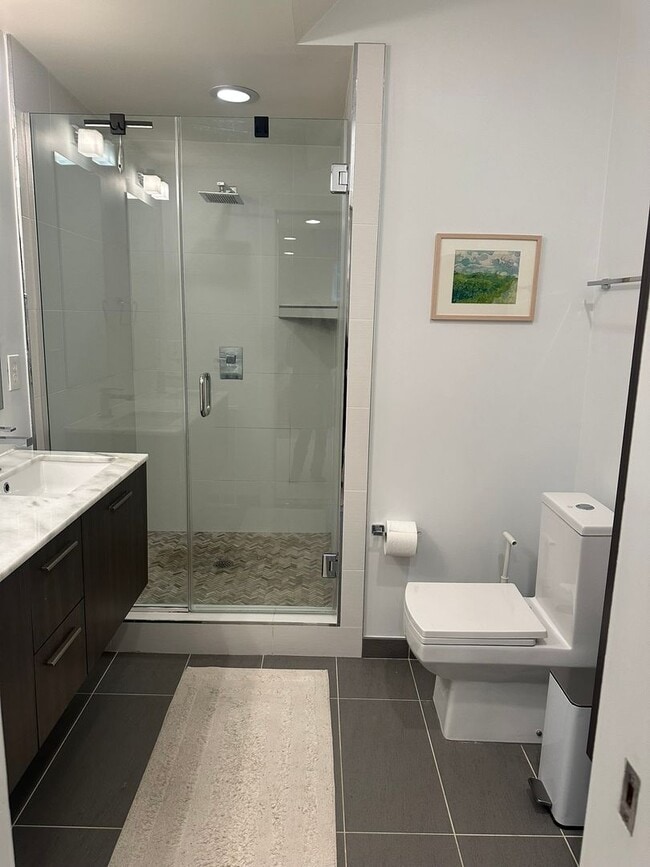 Building Photo - 1 Bedroom, 2 Bath Condo