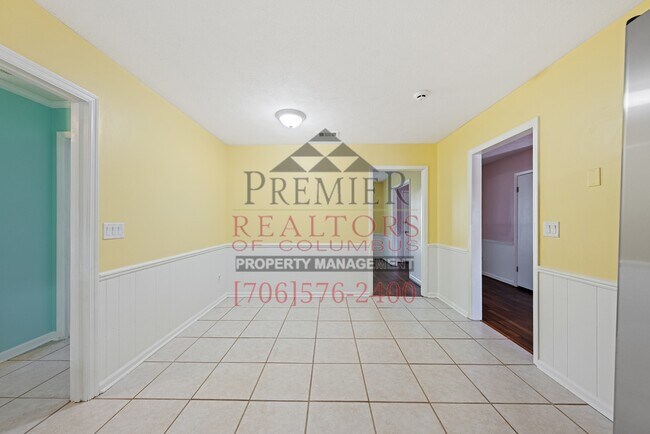 Building Photo - 5100 Sequoia Dr