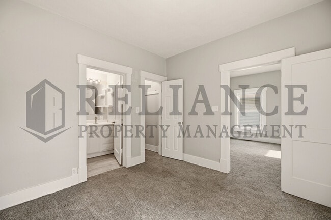 Building Photo - 619 Houser Dr
