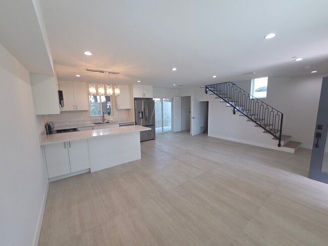 1st floor big piture - 2515 Foothill Blvd