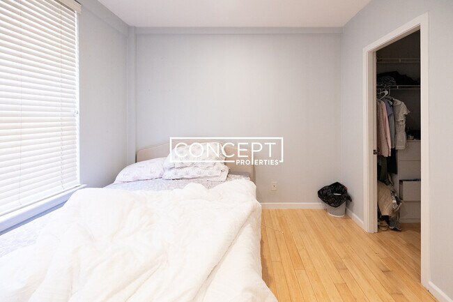 Building Photo - 1661 Washington St