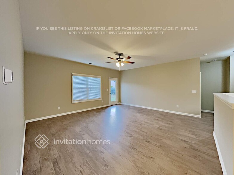 Building Photo - 3846 Cameron Trail SE