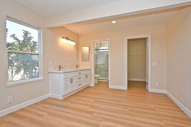 Building Photo - $4590 -- Beautifully Remodeled Brookvale Home on a Quiet Court
