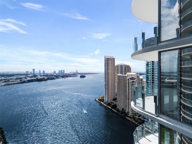 Building Photo - 300 Biscayne Blvd Way