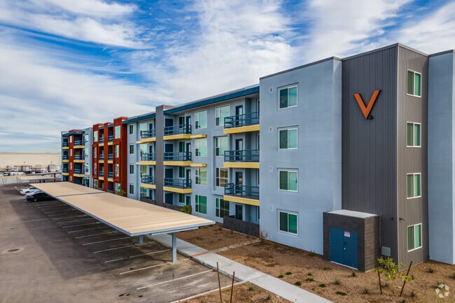 Building Photo - V on Broadway