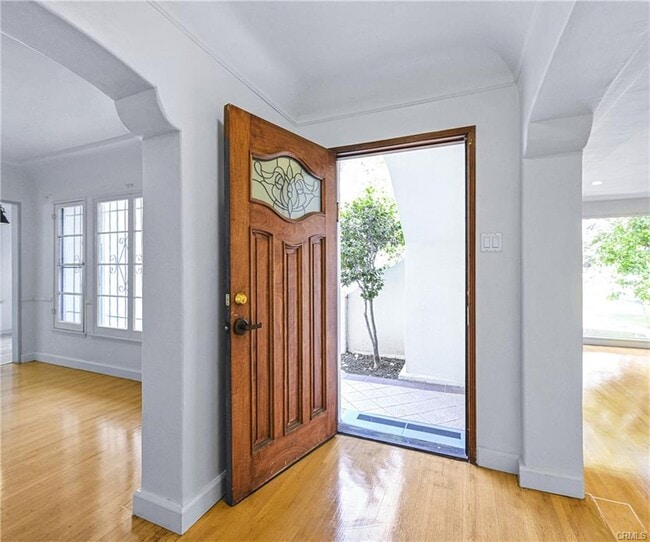 Building Photo - 1119 S Crescent Heights Blvd